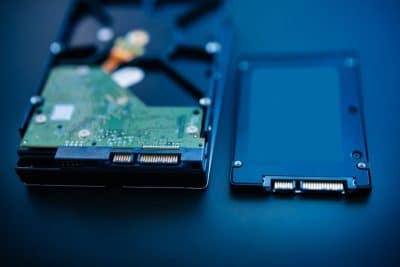 ¿Cómo cambiar el disco duro de una PC por un disco SSD?