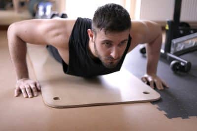 Entrenamiento en casa sin equipamiento: una base simple y útil