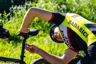 Cómo ajustar la altura y posición del sillín de tu bicicleta para pedalear mejor y evitar molestias