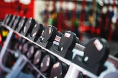 Entrenamiento completo con mancuernas: beneficios, ejercicios y consejos