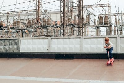 Guía para elegir el monopatín eléctrico más seguro para niños
