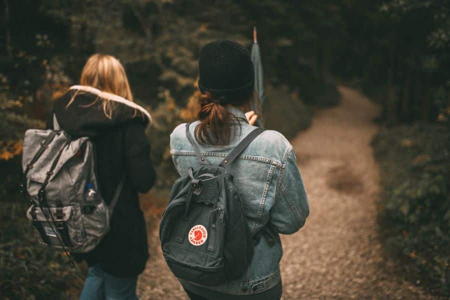 cinta de correr en casa espacio seguridad Cinta de correr en casa con espacio libre detrás y a los lados de la banda