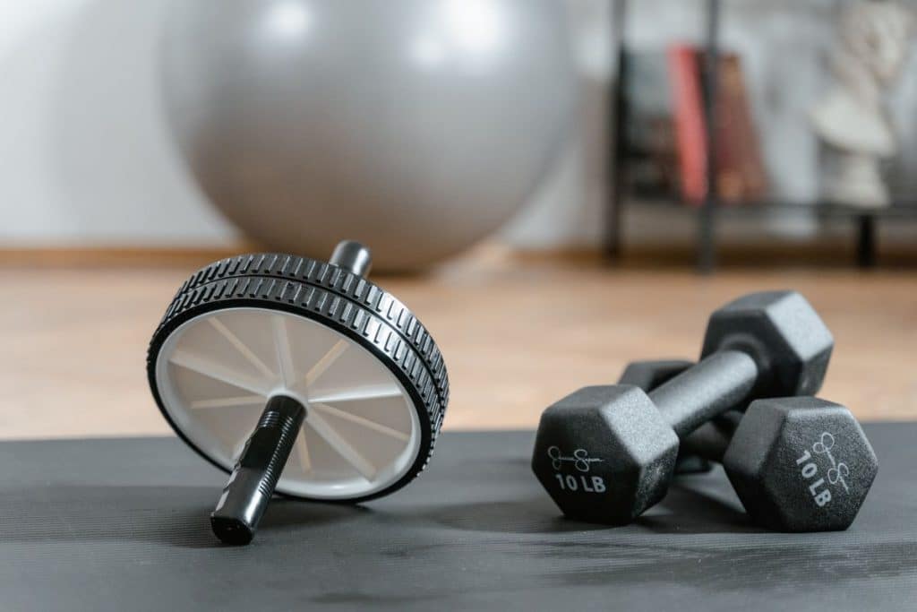 mancuernas ajustables rueda abdominal gimnasio Mancuernas ajustables y rueda abdominal para gimnasio en casa