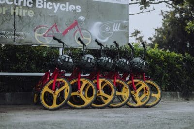 Mejores bicicletas eléctricas urbanas disponibles en Colombia: cómo elegir talla, rueda y batería